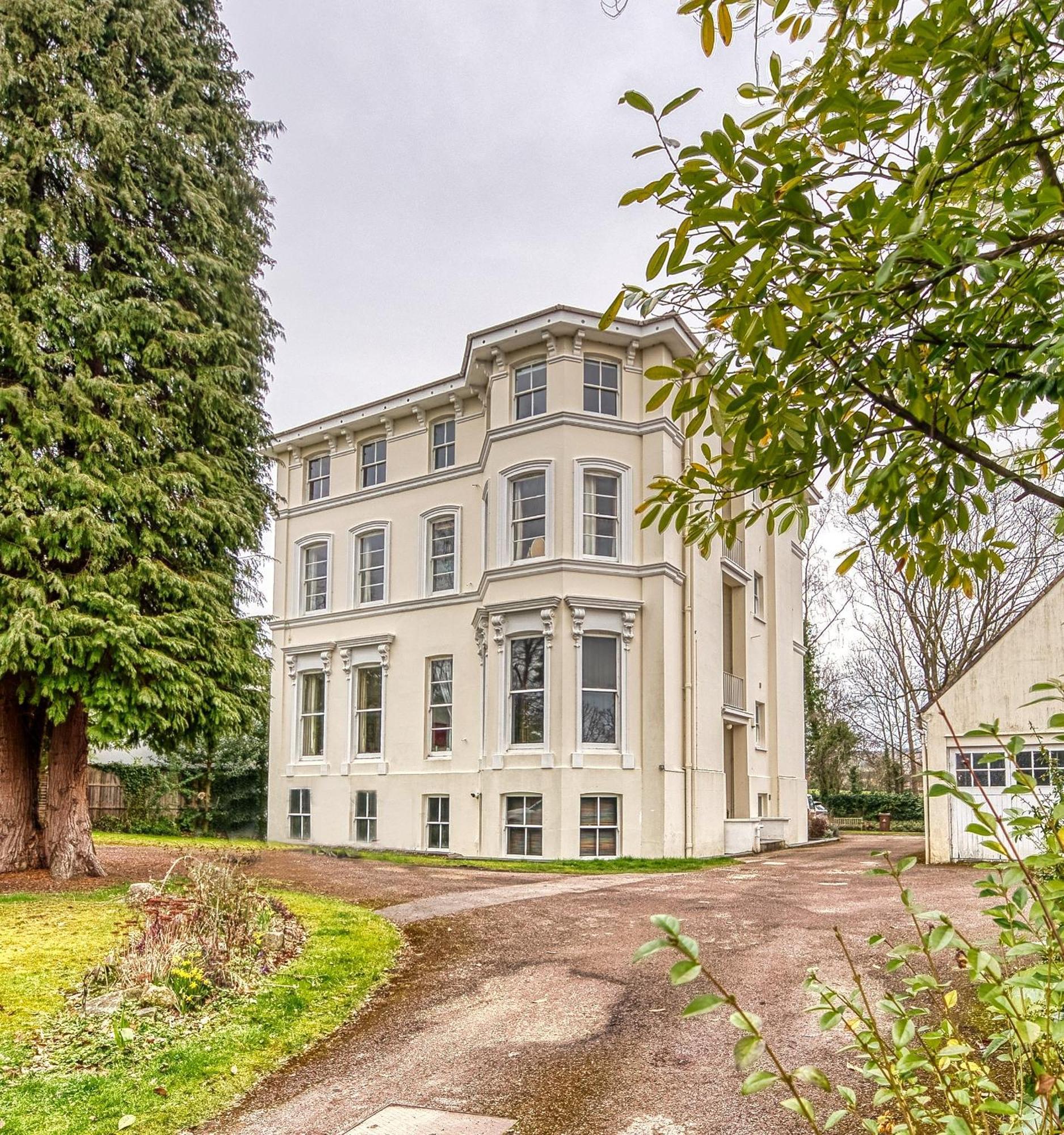 2 Bedroom Stylish Spacious Apt, Sleeps 6, Central Cheltenham, With Free Parking - By Blue Puffin Stays Экстерьер фото