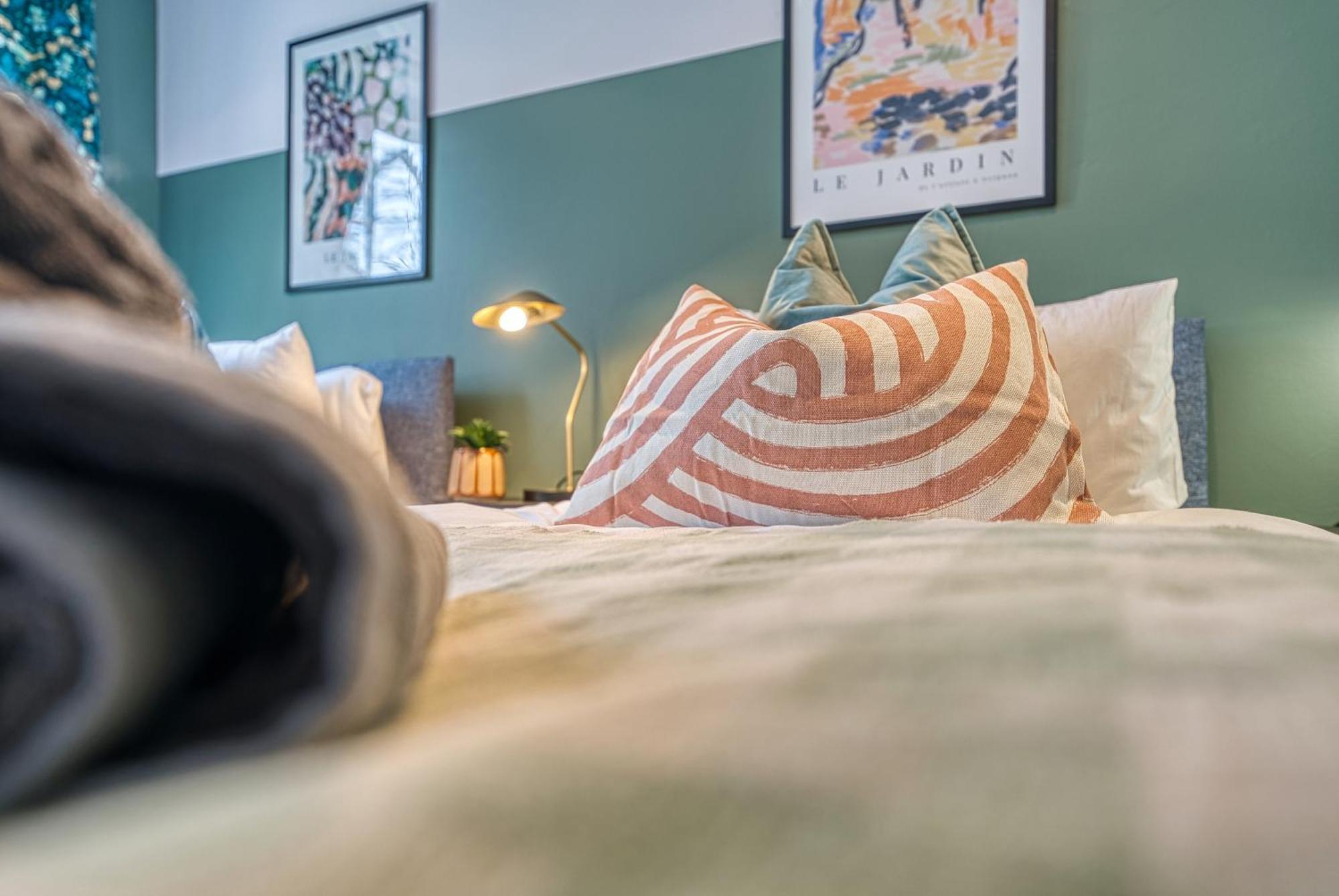 2 Bedroom Stylish Spacious Apt, Sleeps 6, Central Cheltenham, With Free Parking - By Blue Puffin Stays Экстерьер фото
