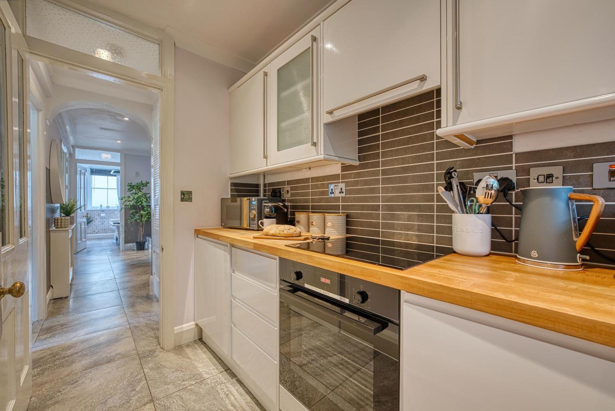 2 Bedroom Stylish Spacious Apt, Sleeps 6, Central Cheltenham, With Free Parking - By Blue Puffin Stays Экстерьер фото